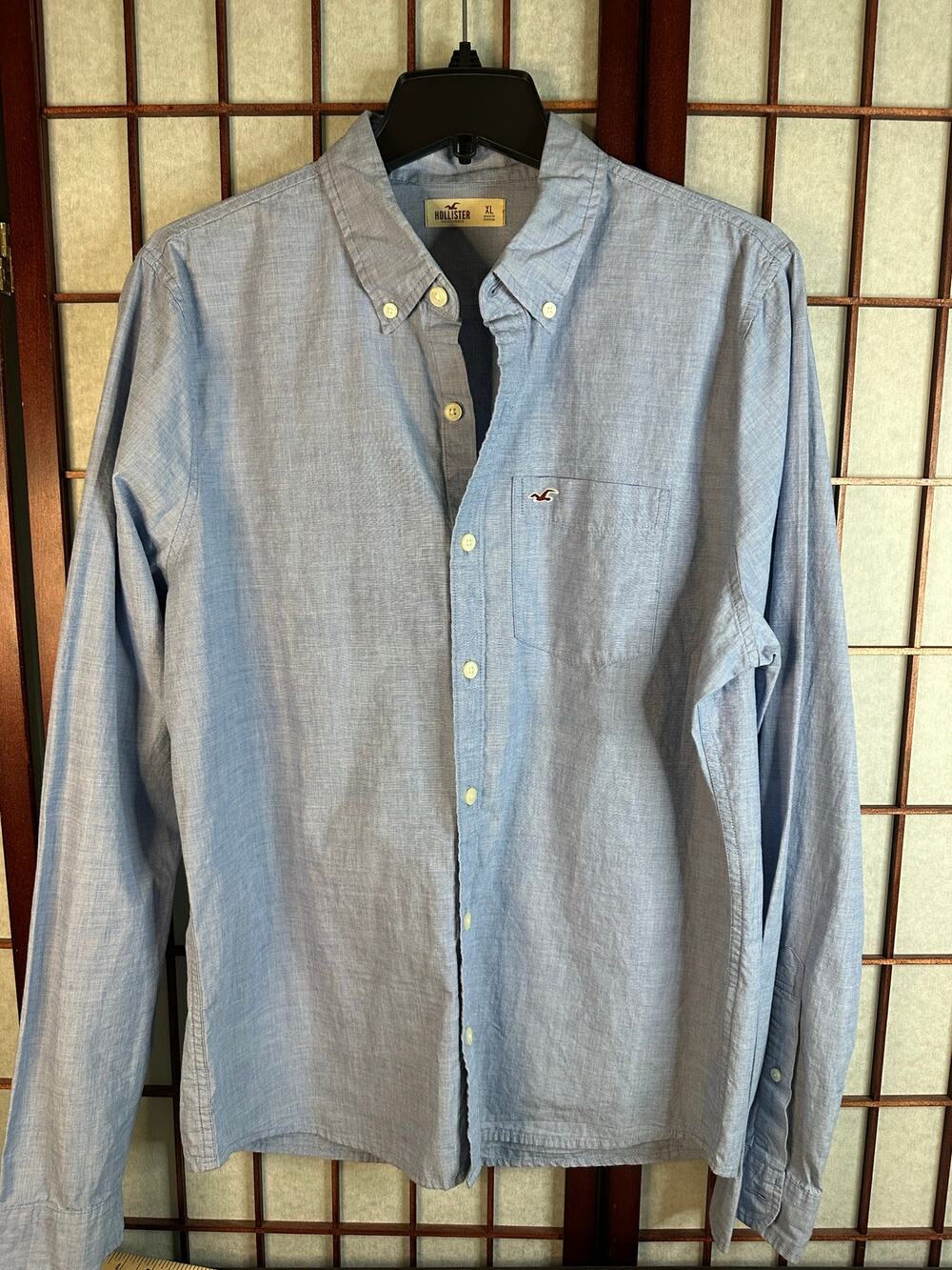 Hollister Men's Denim/chambray long-sleeve dress shirt size XL